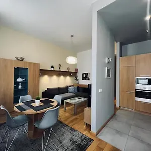 https://old-town-wawel-neighborhood-stradomska.krakowhotelspoland.com